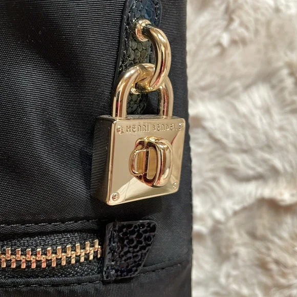 RARE🔥 Henri Bendel PETROL Messenger crossbody!!! - Picture 3 of 8